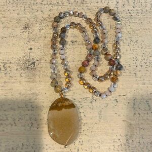 NWOT Stone Pendant Necklace 34”